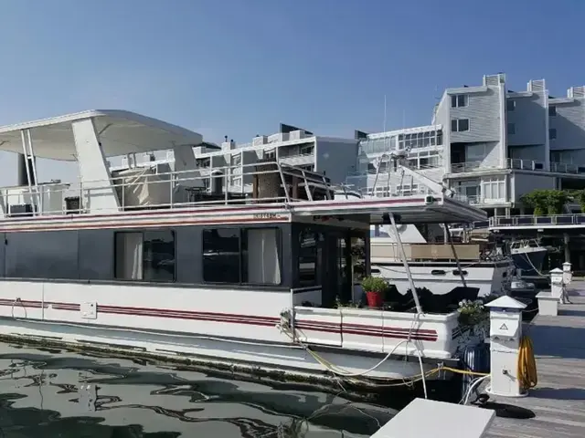 Catamaran Cruisers 55 Houseboat