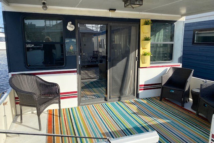 Catamaran Cruisers 55 Houseboat