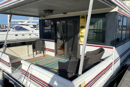 Catamaran Cruisers 55 Houseboat