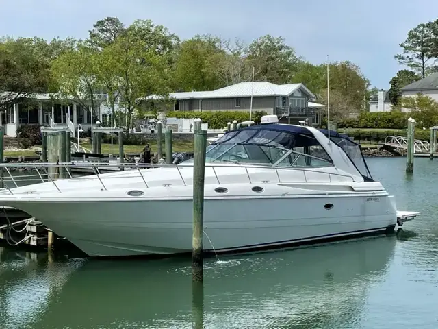 Cruisers Yachts 4270