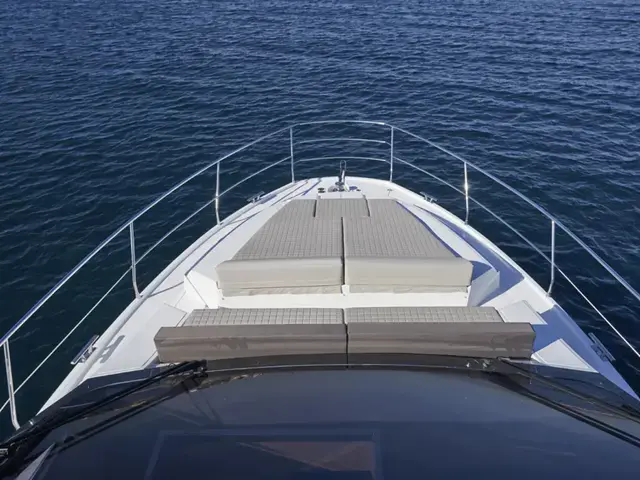 Astondoa Flybridge 52