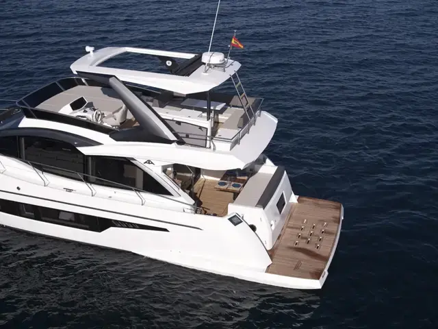 Astondoa Flybridge 52