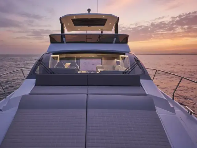 Astondoa Flybridge 52