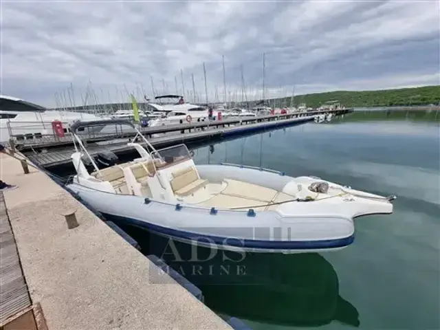 Marlin Boat 23