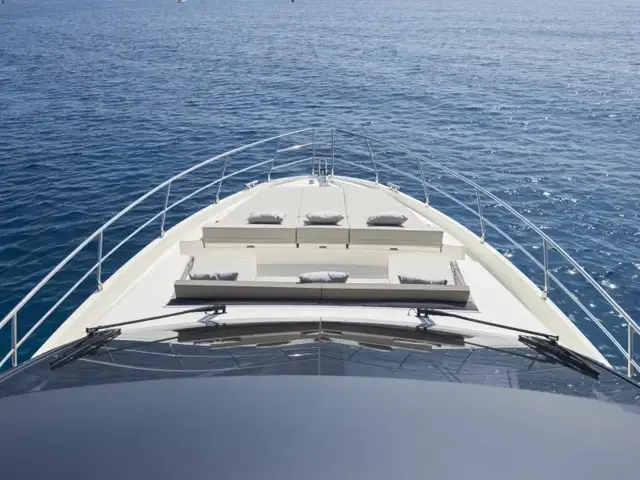 Astondoa Flybridge 66