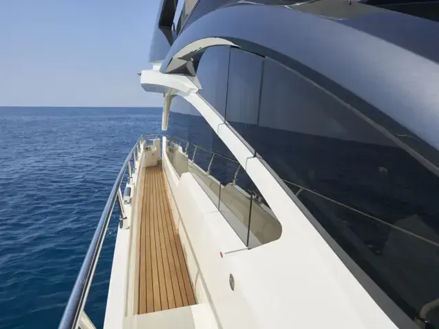 Astondoa Flybridge 66