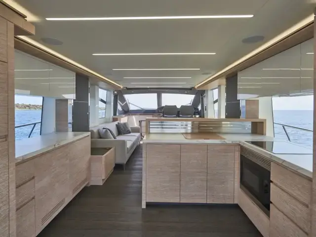 Astondoa Flybridge 66