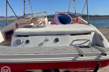 Rinker 232 Captiva Bowrider