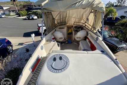 Rinker 232 Captiva Bowrider