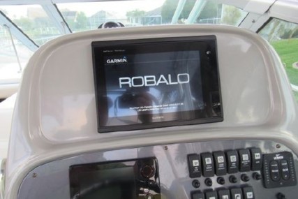 Robalo R 265 Walkaround