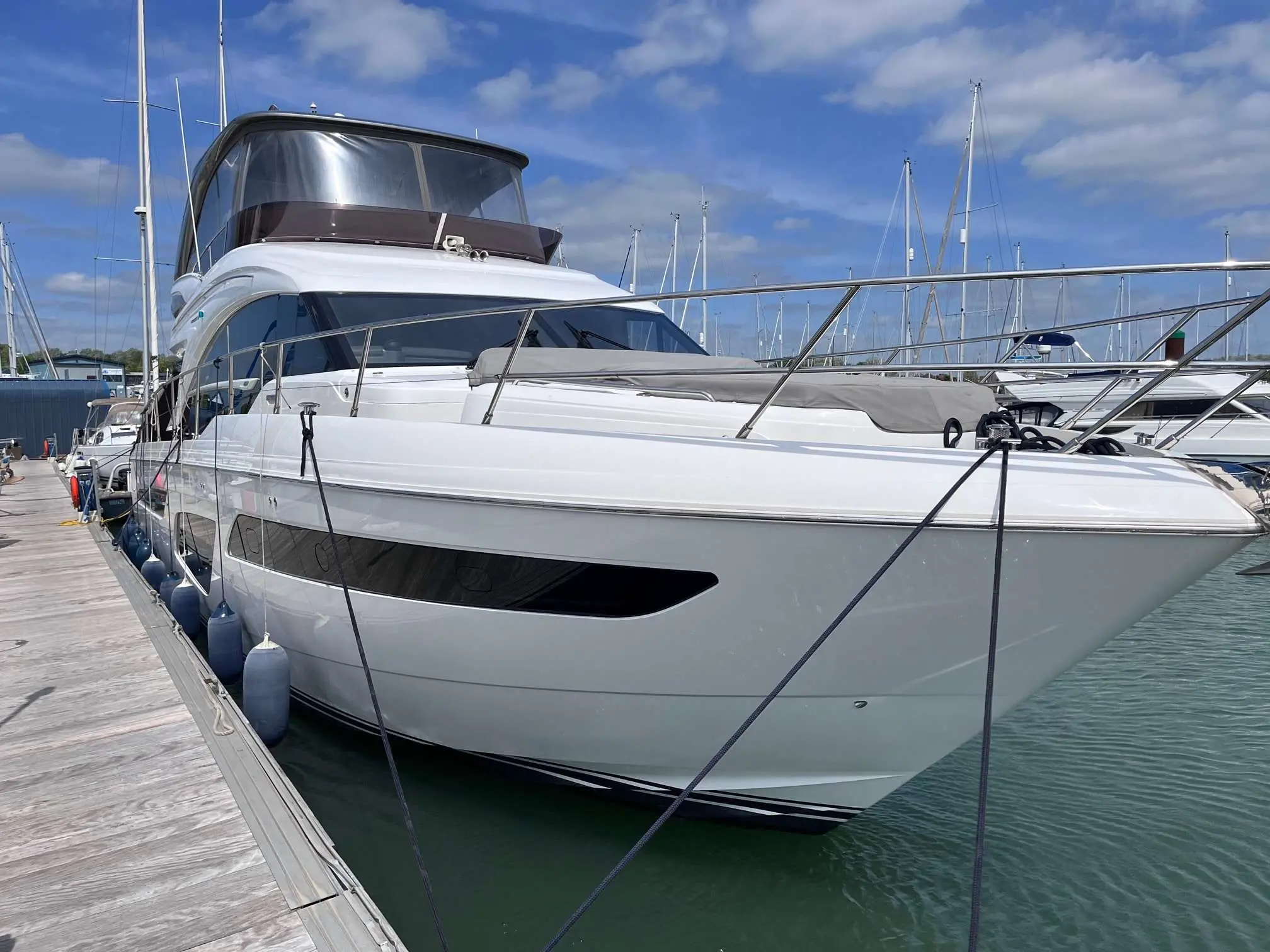 2019 Princess f62