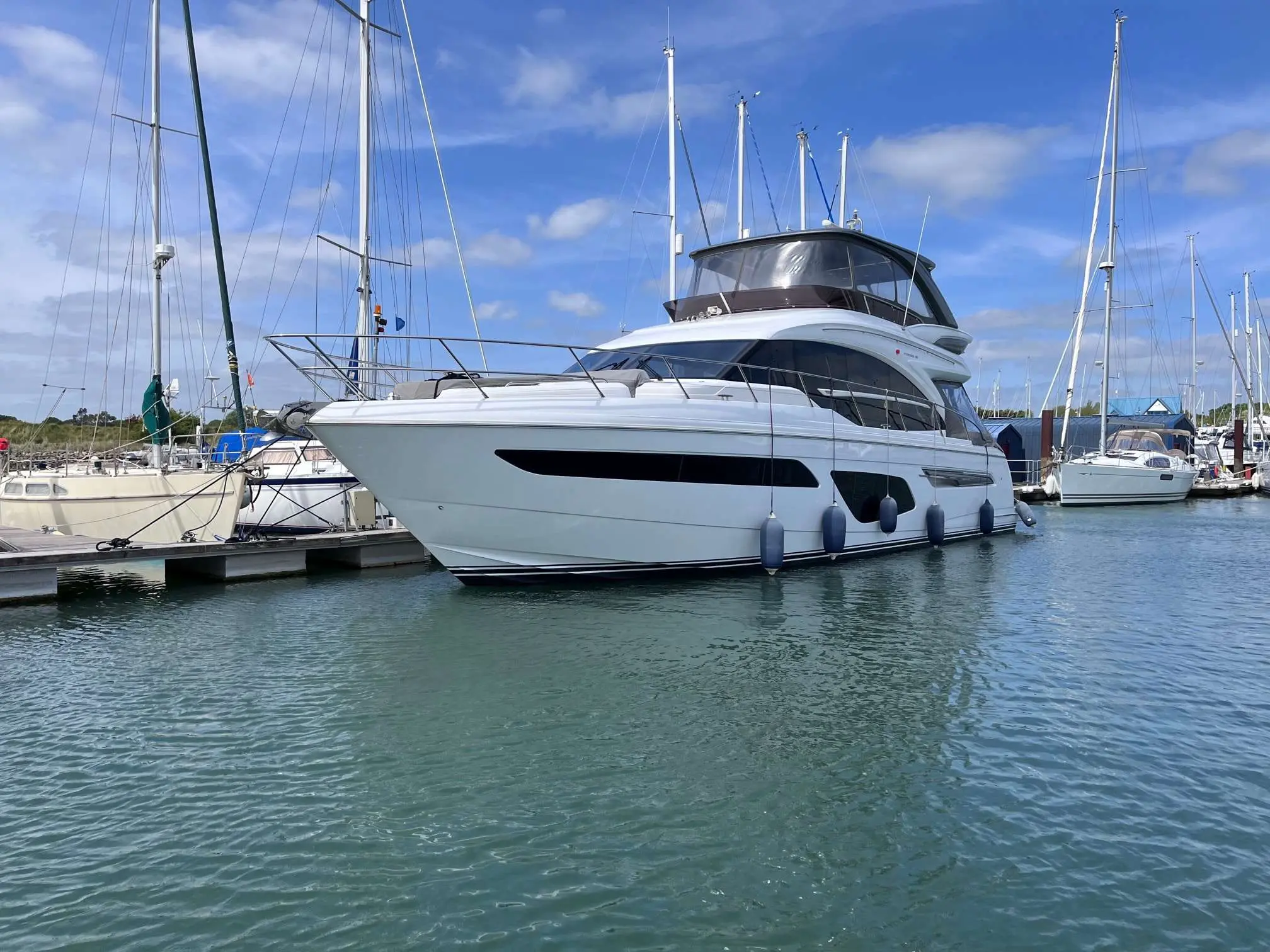 2019 Princess f62