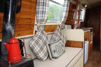 Narrowboat 25' Cruiser Stern