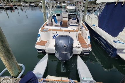 Robalo R247 DC