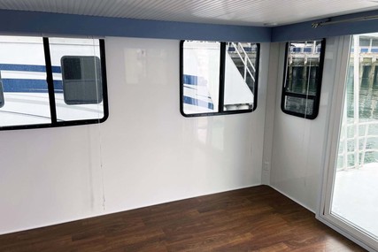 Catamaran Cruisers Houseboat