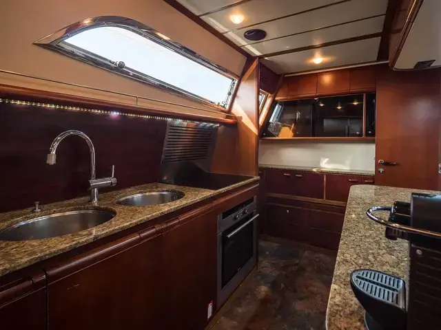 Ferretti Yachts 80