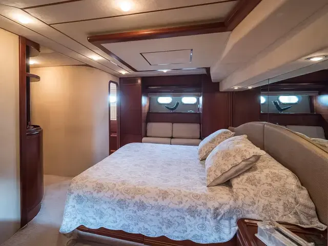 Ferretti Yachts 80