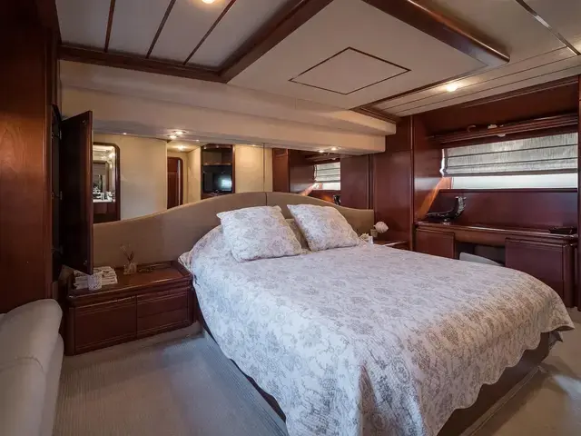 Ferretti Yachts 80