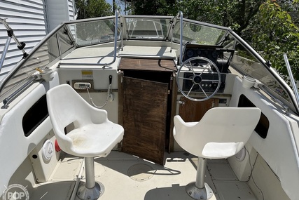 Boston Whaler 22 Revenge Wt