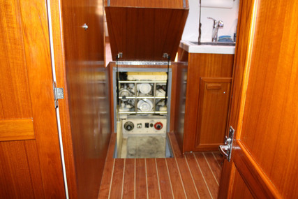 Ricker 42 Classic Trawler