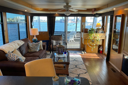 Sumerset 75 Luxury Houseboat