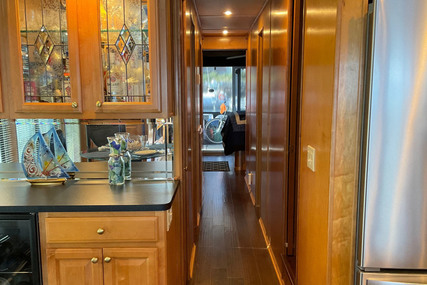 Sumerset 75 Luxury Houseboat