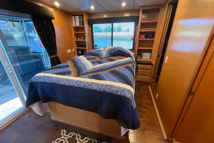 Sumerset 75 Luxury Houseboat