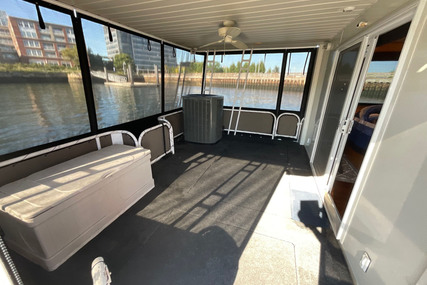 Sumerset 75 Luxury Houseboat