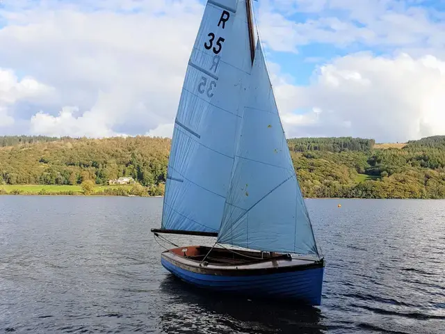 Custom Boats Rock Rainbow Sailing Dinghy