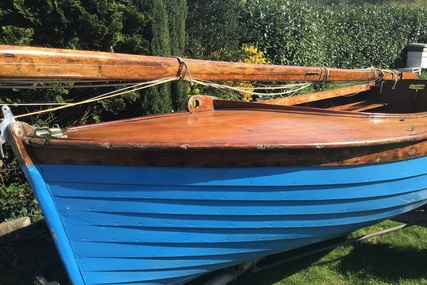 Custom Boats Rock Rainbow Sailing Dinghy