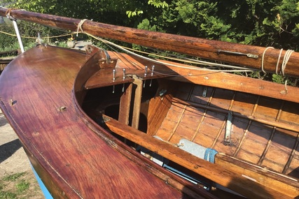 Custom Boats Rock Rainbow Sailing Dinghy