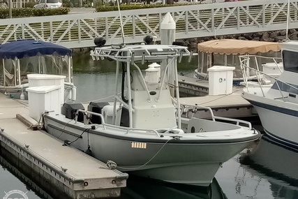 Boston Whaler 240 Outrage Guardian Utility