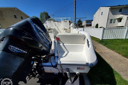 Boston Whaler 21 Conquest