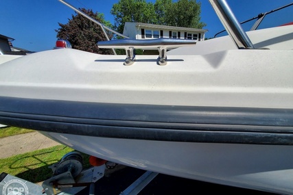 Boston Whaler 21 Conquest