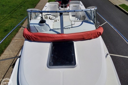 Boston Whaler 21 Conquest