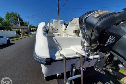 Boston Whaler 21 Conquest