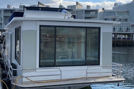 Sumerset houseboat