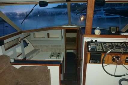 Carver 3007 Aft Cabin