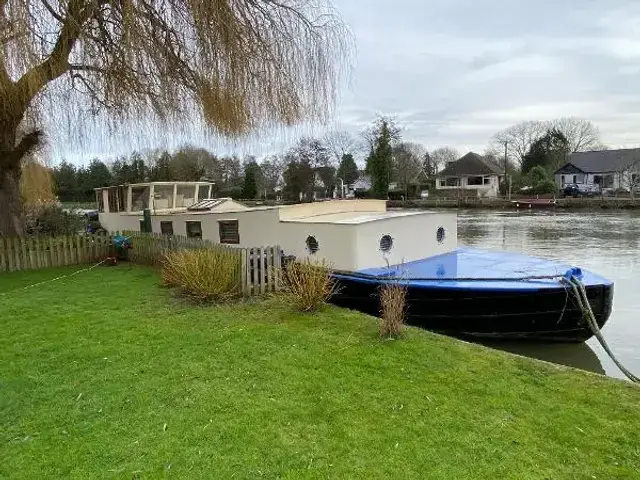 Barge boats House boat