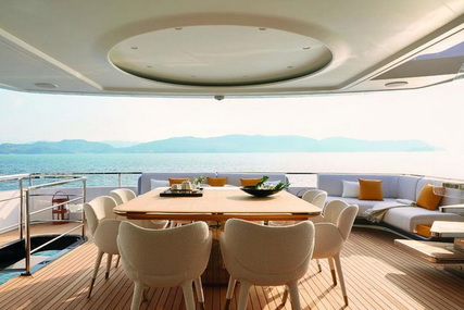 Azimut Grande Trideck