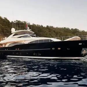 2009 Ferretti Yachts Ferretti Custom Line 97