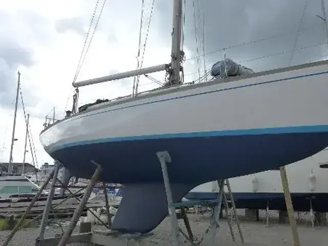 Nautor Swan 37