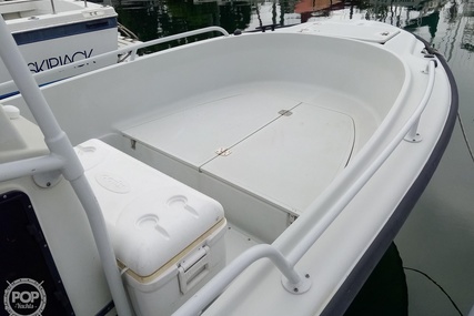 Boston Whaler 240 Outrage Guardian Utility