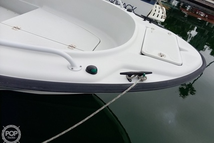 Boston Whaler 240 Outrage Guardian Utility