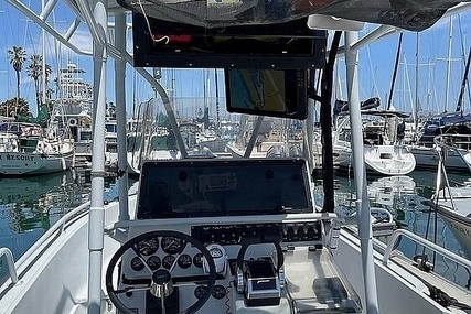 Boston Whaler 240 Outrage Guardian Utility