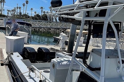 Boston Whaler 240 Outrage Guardian Utility