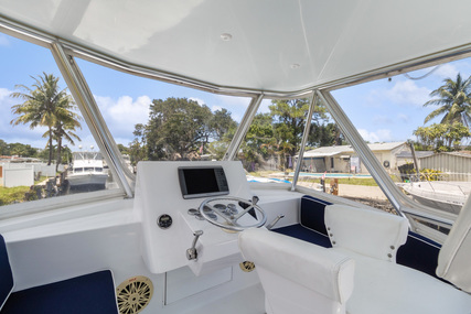 Hatteras Trunk Cabin