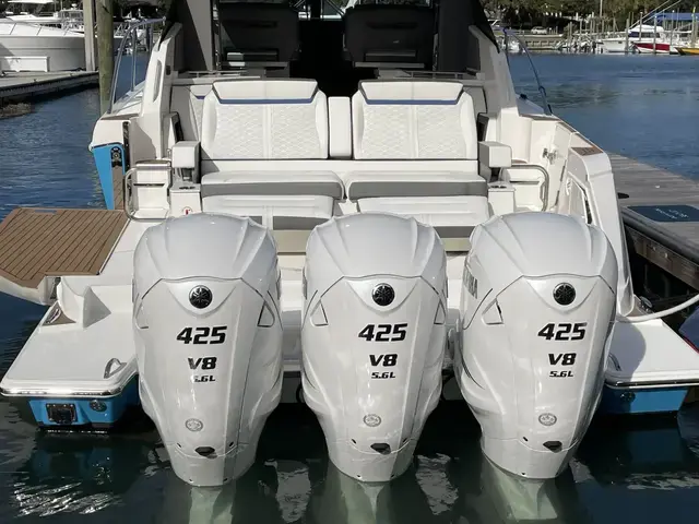 Tiara Yachts 43 Le