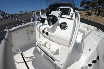 Tahoe 2150 Center Console