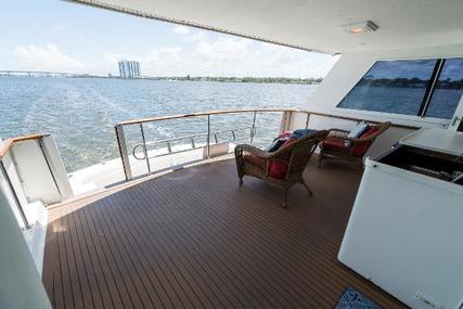 Hatteras 67 Cockpit Motor Yacht